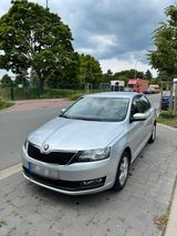 Skoda rapid 1.2 TSI Top Zustand - Skoda Rapid in Frankfurt (Main)