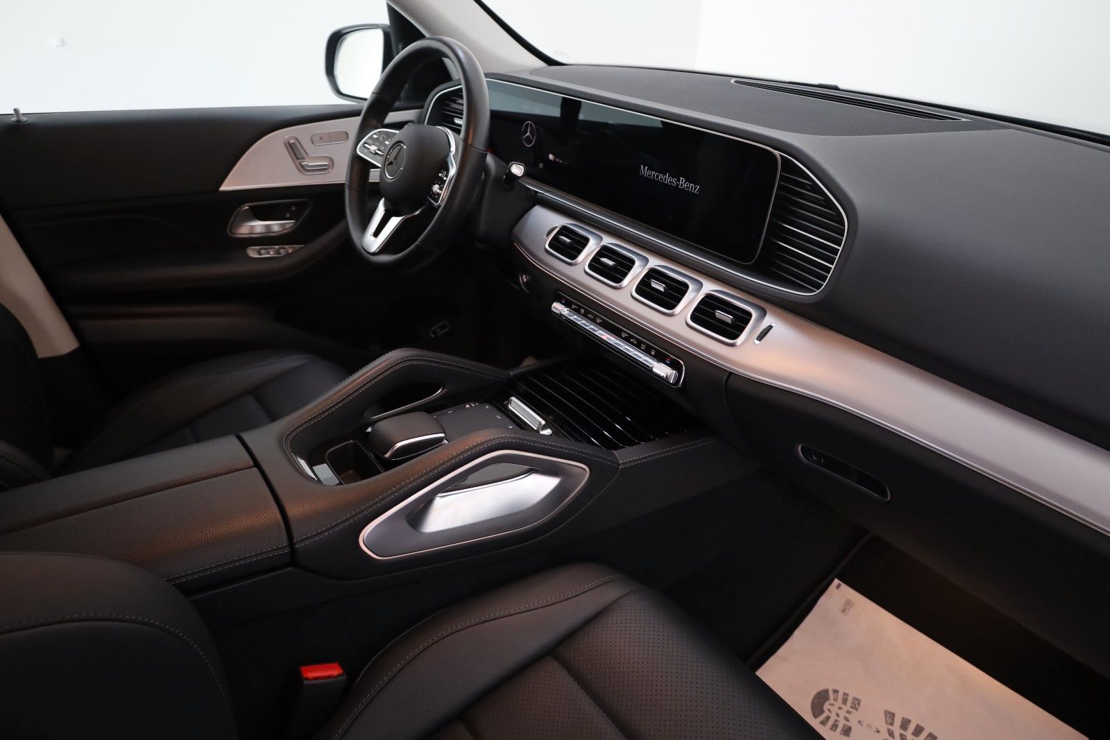 Fahrzeugabbildung Mercedes-Benz GLE 350de 4M AMG Line Navi,SH,Kamera,AHK,SR+WR