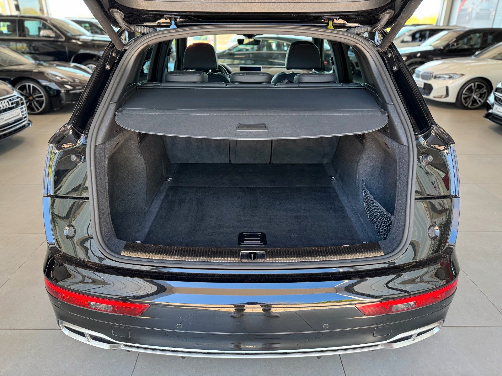 Fahrzeugabbildung Audi SQ5 3.0TDI quattro "Magnetic-Ride 3-Zonen-Klima"