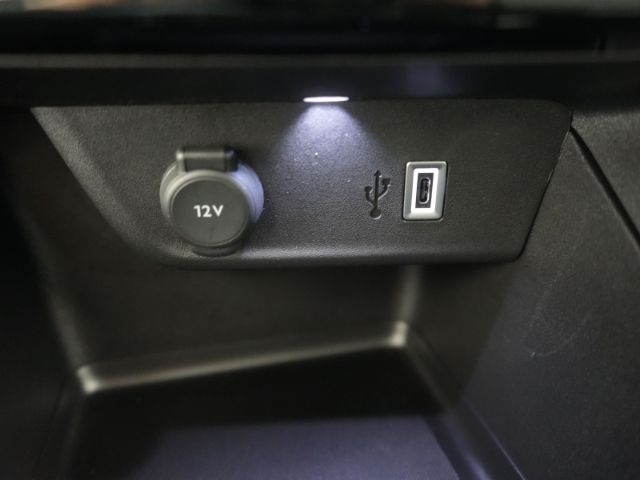 Corsa F FACELIFT EDITION+SITZ-/LENKRADHEIZUNG+LE
