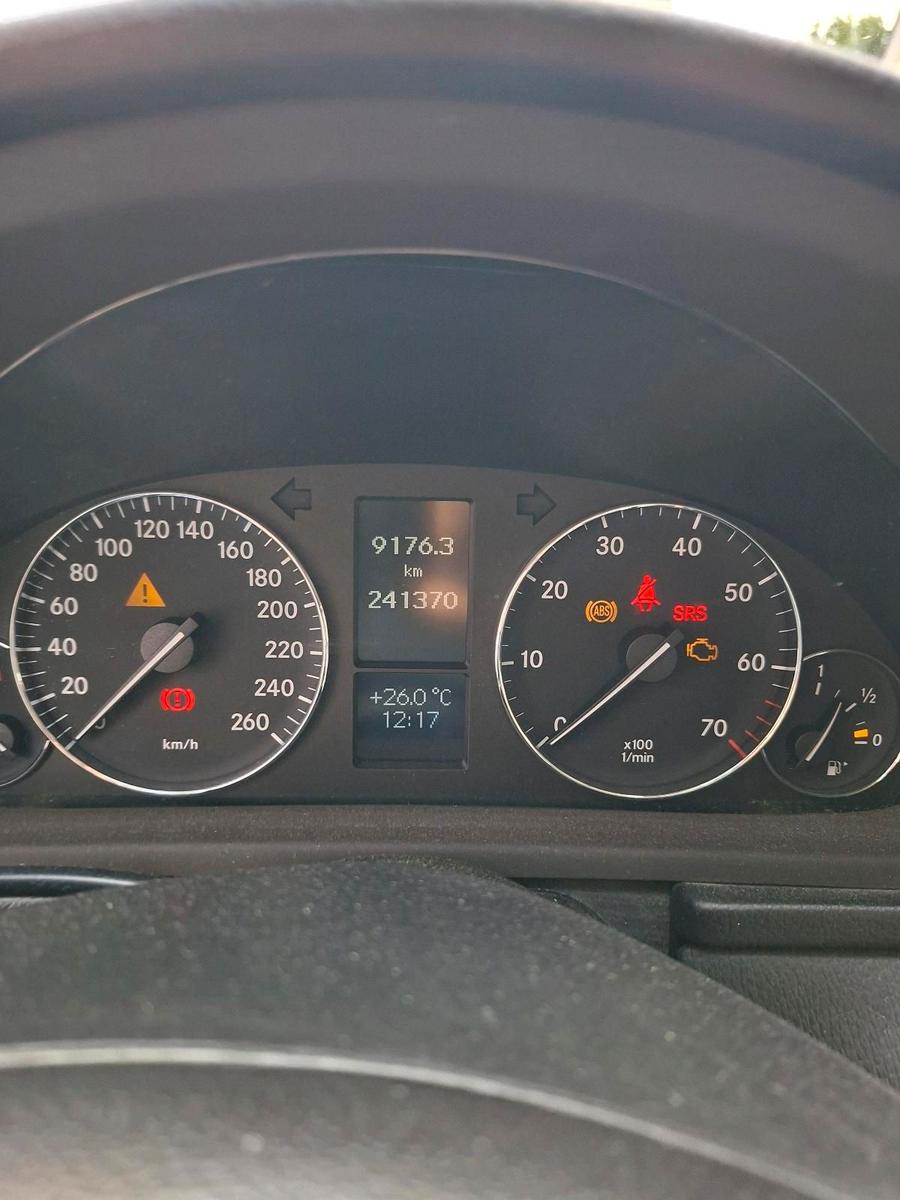 Mercedes-Benz C180 2006 — photo 8