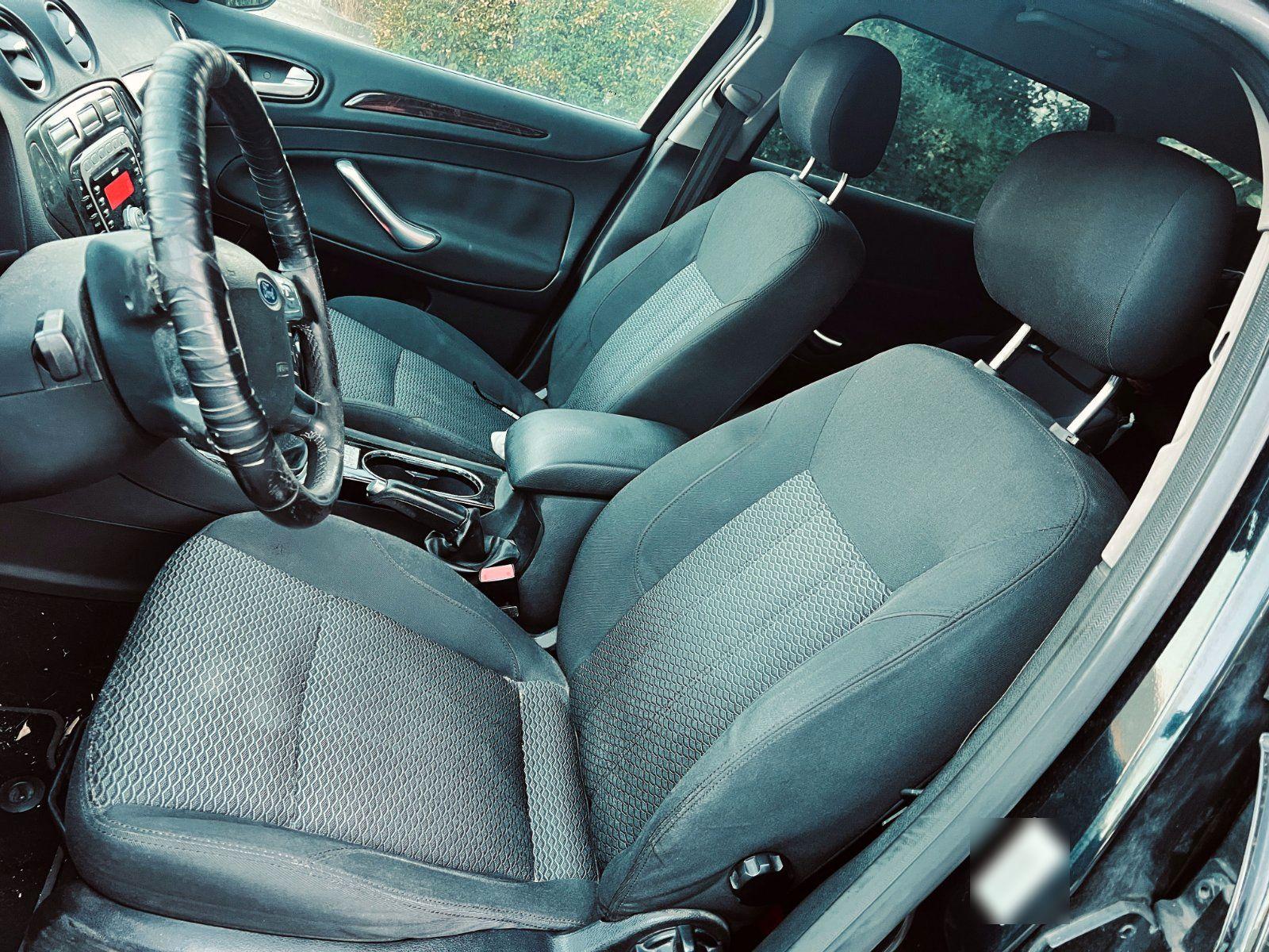 Ford Mondeo 2010 — photo 10