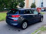 Hyundai i30 1.4 Select Select - Hyundai i30 Gebrauchtwagen in Rostock