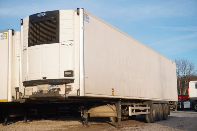 Lamberet refrigerated semi-trailer / Carrier Vector 1950