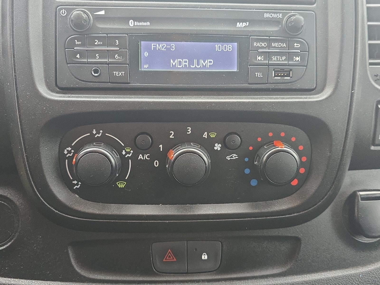 Fahrzeugabbildung Opel Vivaro B Kombi Aus 1.Hand 9-Sitze Klima Tempomat