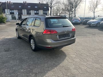 Volkswagen Golf - 6