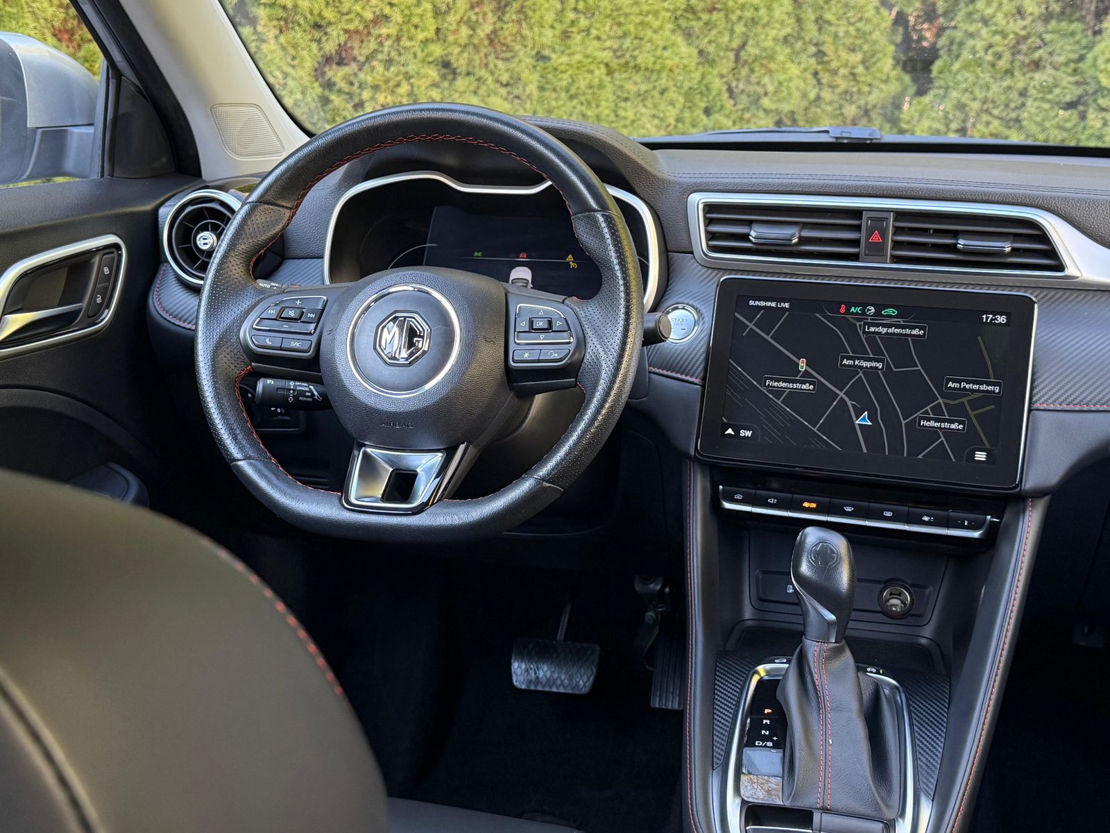 Fahrzeugabbildung MG ZS 1.5VTi Aut. Luxury LEDER+LED+NAV+SHZ+KAM+ACC+