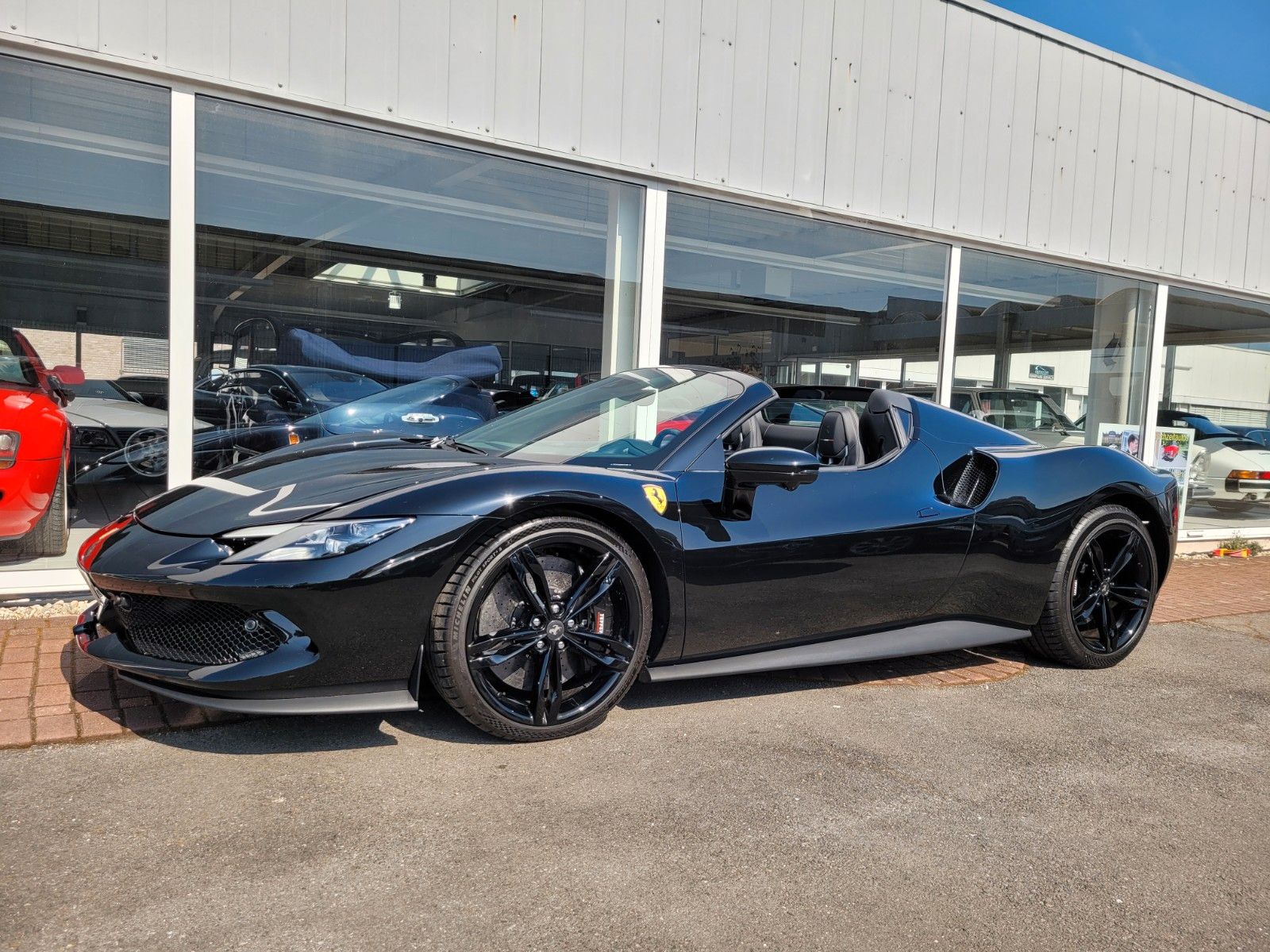 Fahrzeugabbildung Ferrari 296 GTS/All Black/Lift/Daytona/HiFi