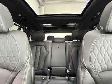 Fahrzeugabbildung BMW X7 xD40d M Sport ACC SoftCl Massage DAB SkyLoung