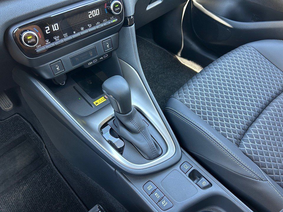 Fahrzeugabbildung Mazda 2 HYBRID 1.5 VVT-i HOMURA PLUS HEADUP+CARPLAY+QI