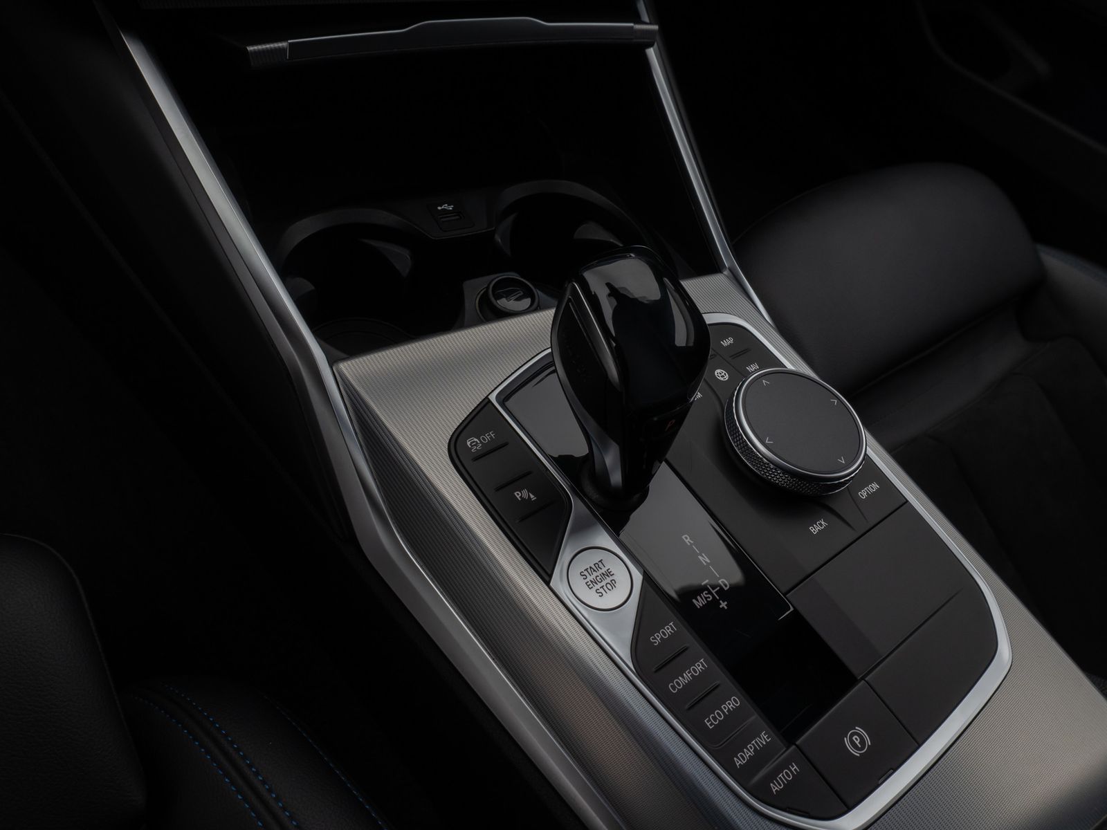 Fahrzeugabbildung BMW 330d xD M Sport Kamera HUD DAB H/K LED 19Zoll