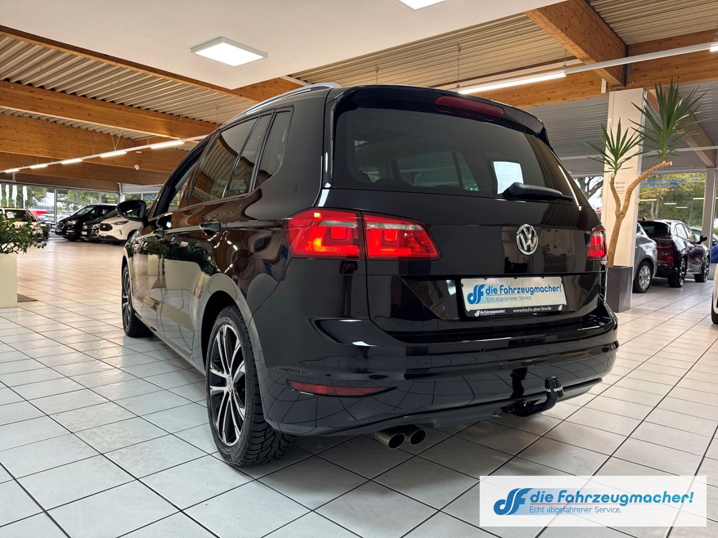 Fahrzeugabbildung Volkswagen Golf Sportsvan VII Lounge 1.4 TSI DSG Panodach N
