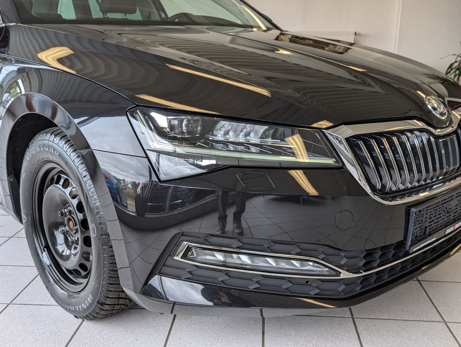 Fahrzeugabbildung SKODA Superb 2.0 TDI DSG Memory LED Kamera Leder StHz.