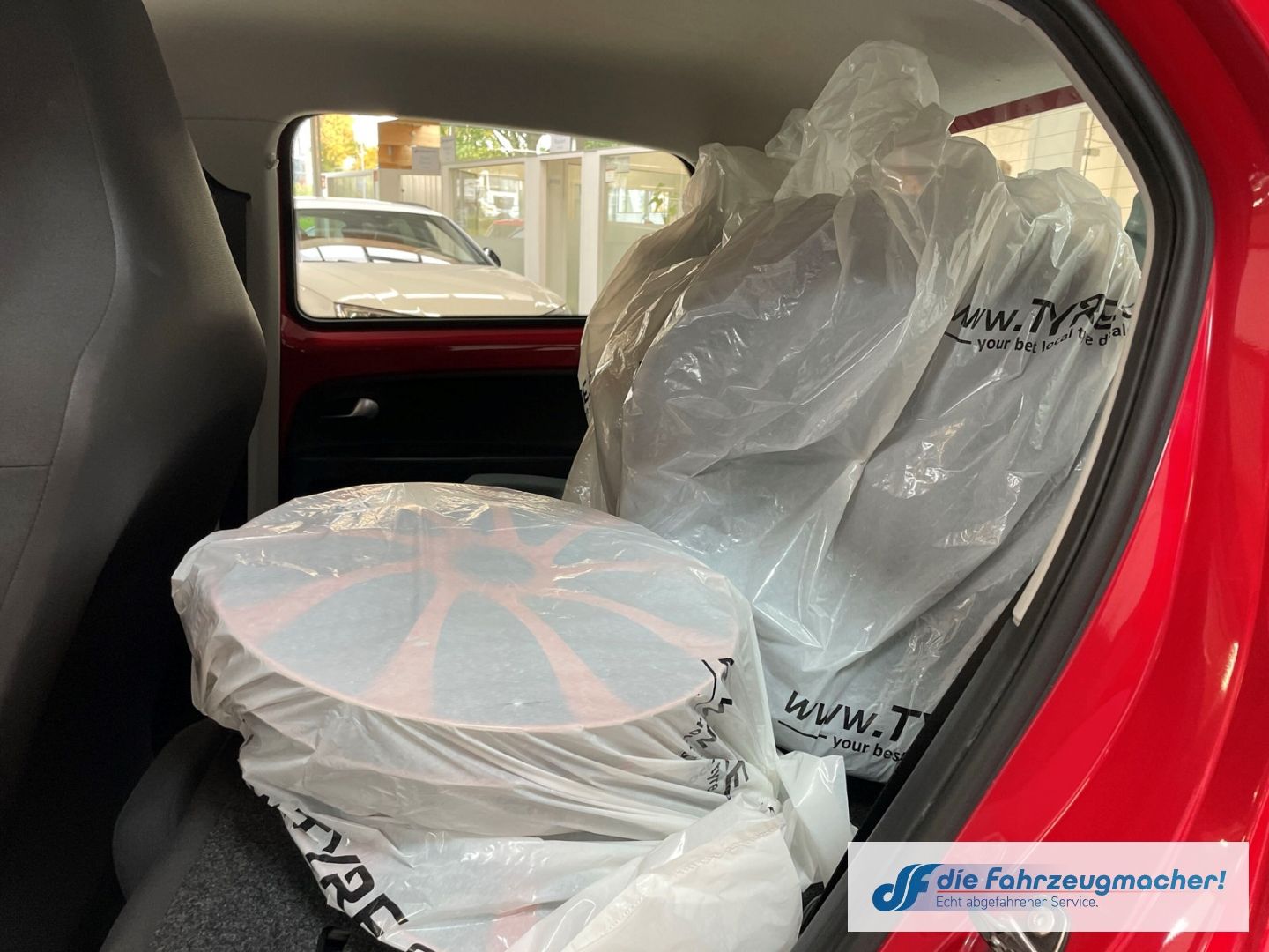 Fahrzeugabbildung Volkswagen up! move Navi Klimaautom SHZ Notbremsass. Temp P