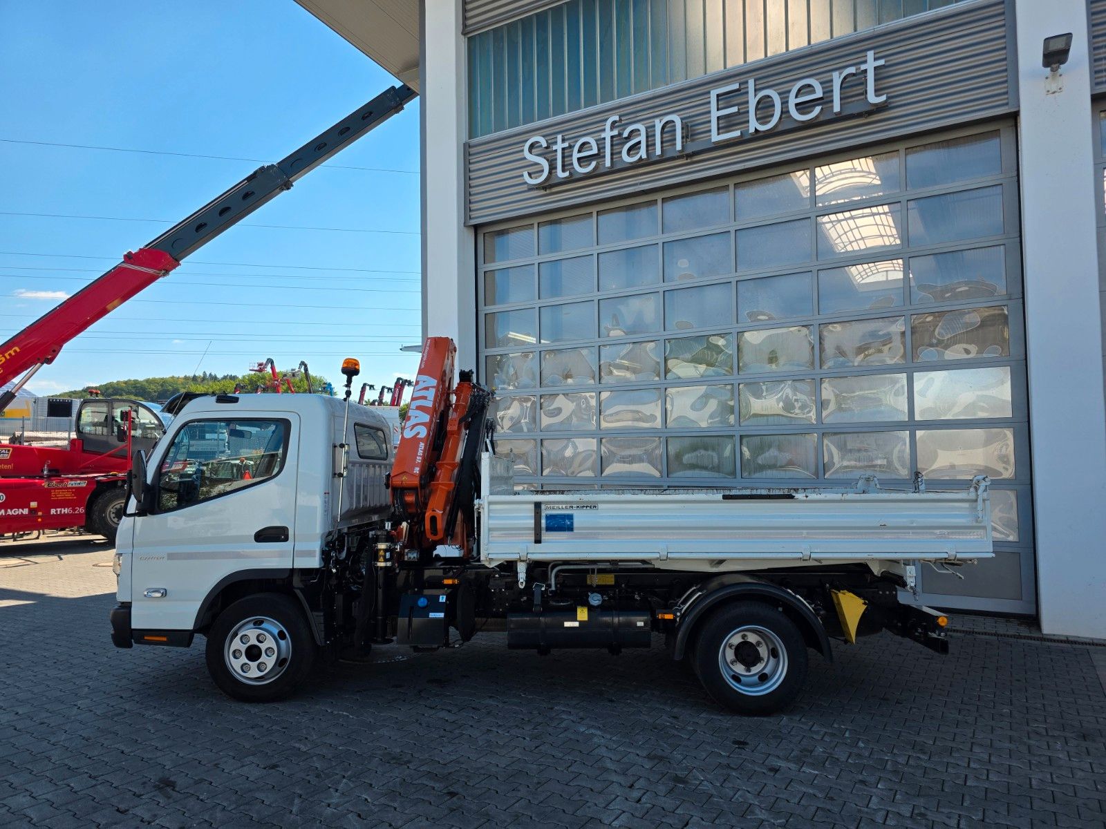 Fahrzeugabbildung Mitsubishi Fuso Canter 7C18 KK Atlas 57.3RC-A2 Funk AHK