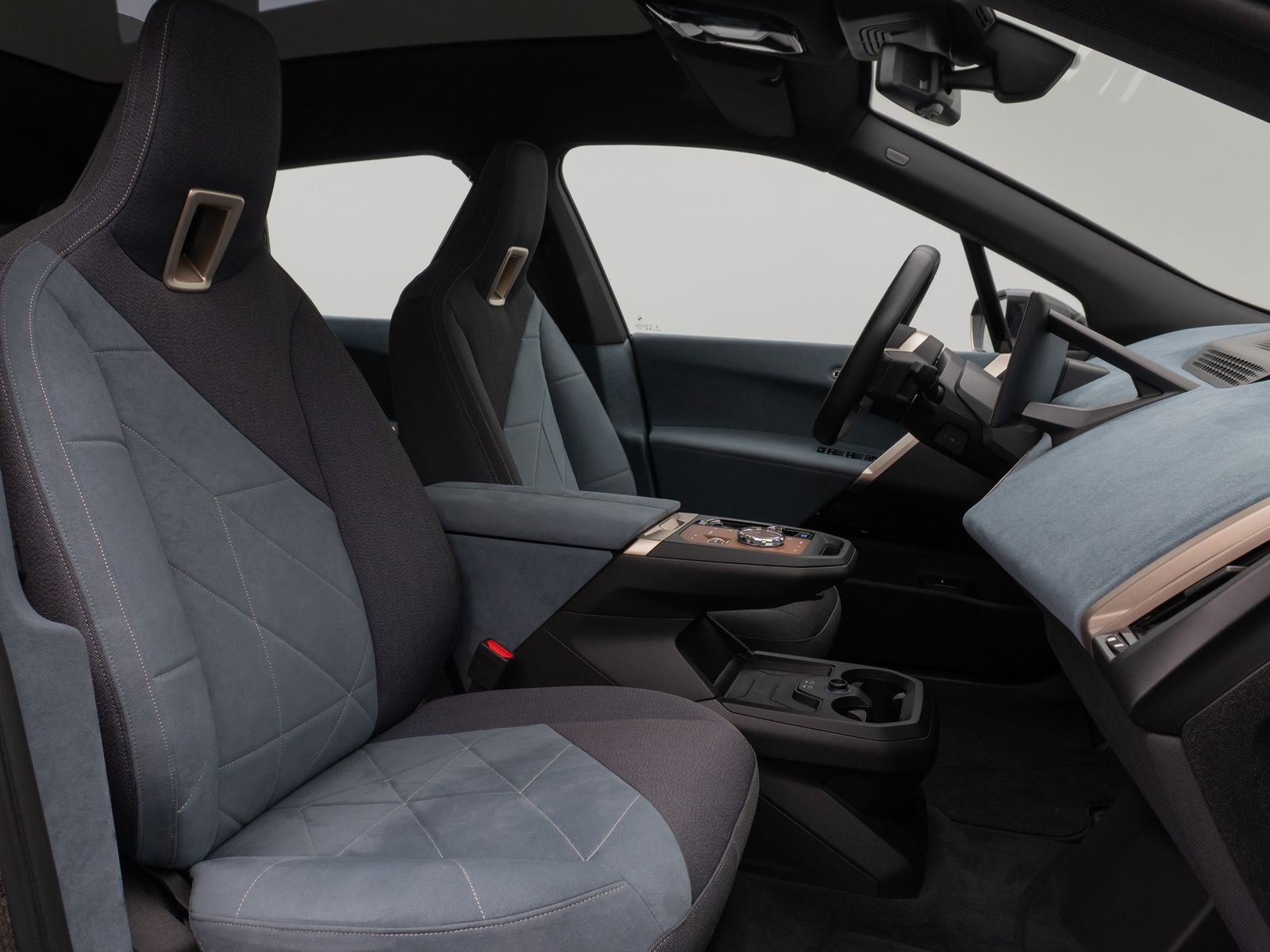 Fahrzeugabbildung BMW iX xD50 Panorama 360°Laser DAB H/K AHK Sport 22"