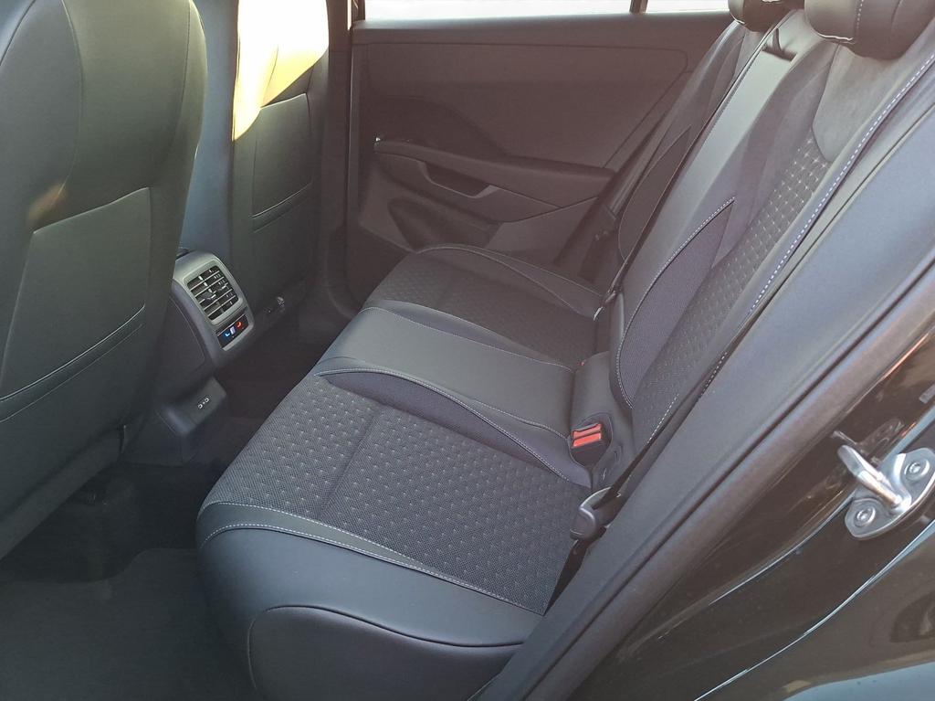 Volkswagen T-Roc 5