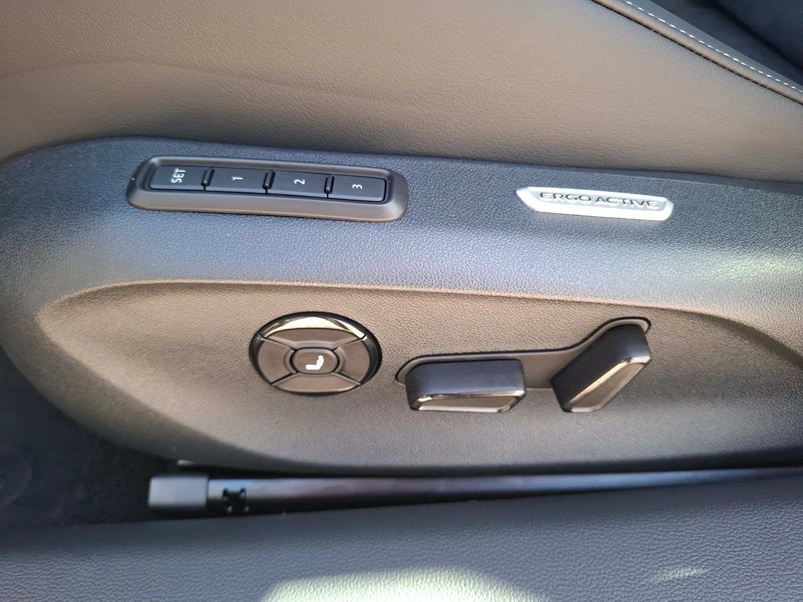 Fahrzeugabbildung Volkswagen Passat Variant TDI Elegance DSG Matrix AHK Navi