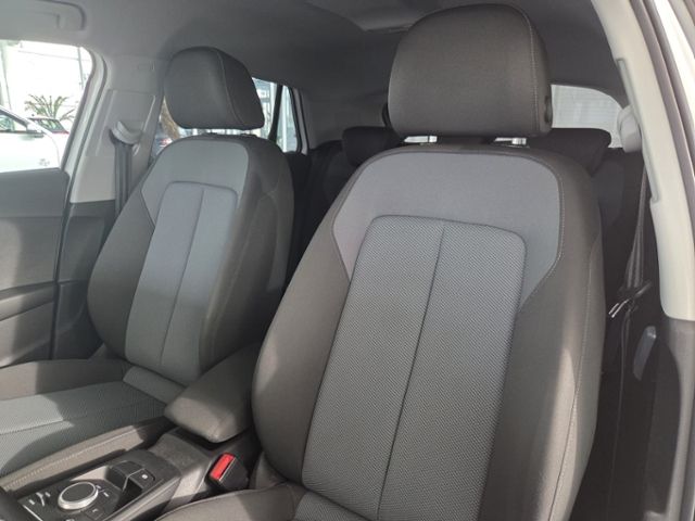 Q2 design ultra 1.0 TFSI LED NAV GRA PDC CLI GJR