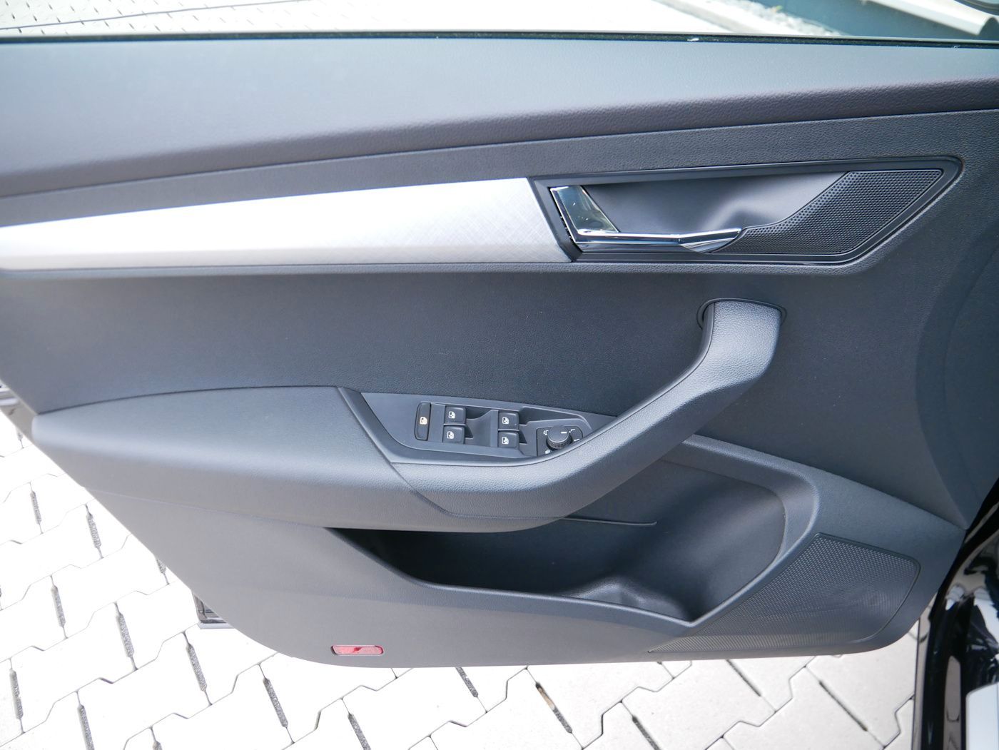 Fahrzeugabbildung SKODA Karoq 1.5 TSI Selection NEU40T DSG ACC SHZ+LHZ