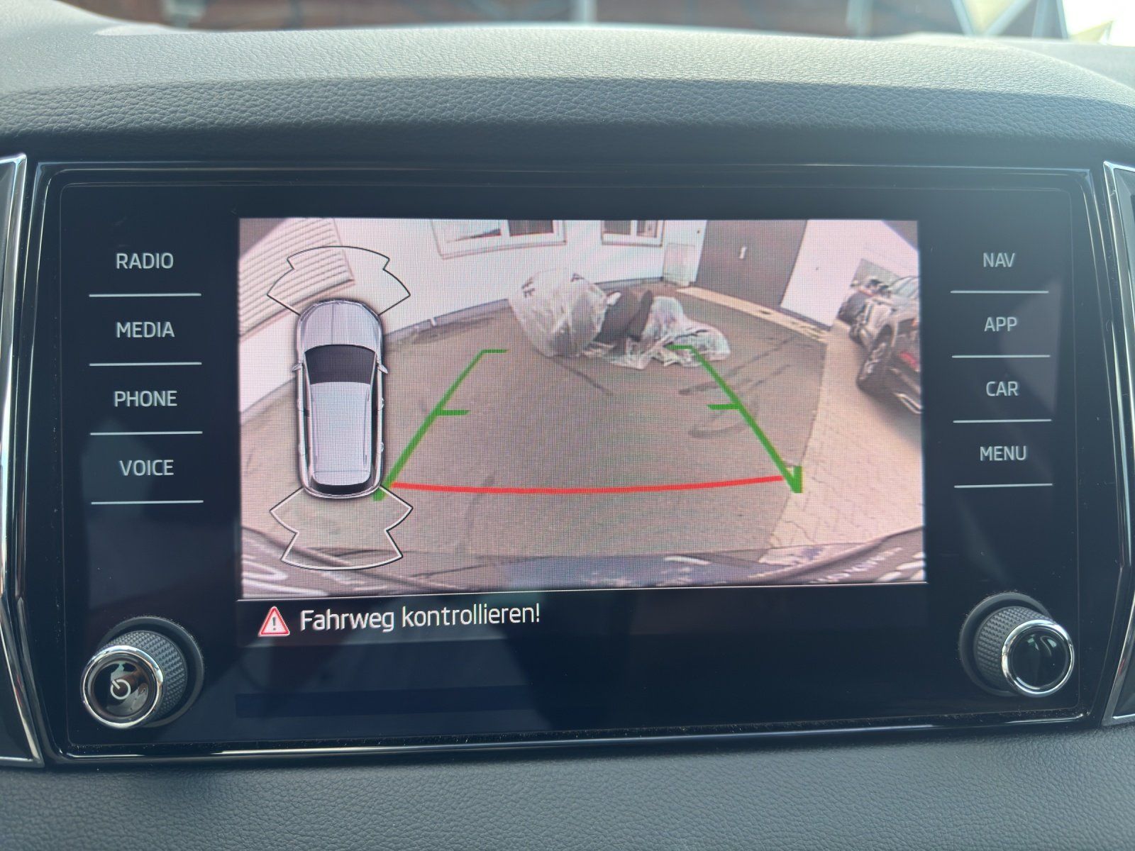 Fahrzeugabbildung SKODA Karoq 1.5 TSI DSG Style/AHK/KAMERA/ACC/LED/VIRT.