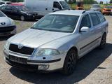 Skoda Octavia Combi Elegance 2.0TDI/DSG/XENON/LEDER/ - Skoda Octavia aus 2005 mit Diesel-Antrieb