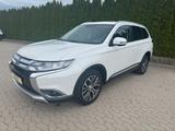 Mitsubishi Outlander 2.2 DI Ed.+ 4WD Automatik *360Grad*AHK - Mitsubishi Outlander: 2.4