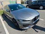 Jaguar XE P300 AWD (2.0 Turbo, 300 PS). - Jaguar: X300