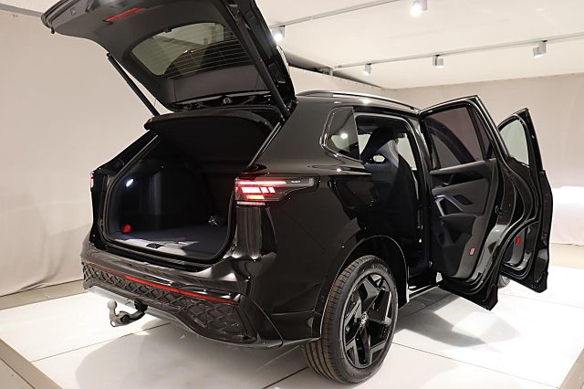 Tiguan R-Line 1.5l eHybrid DSG AHK BlackStyle An
