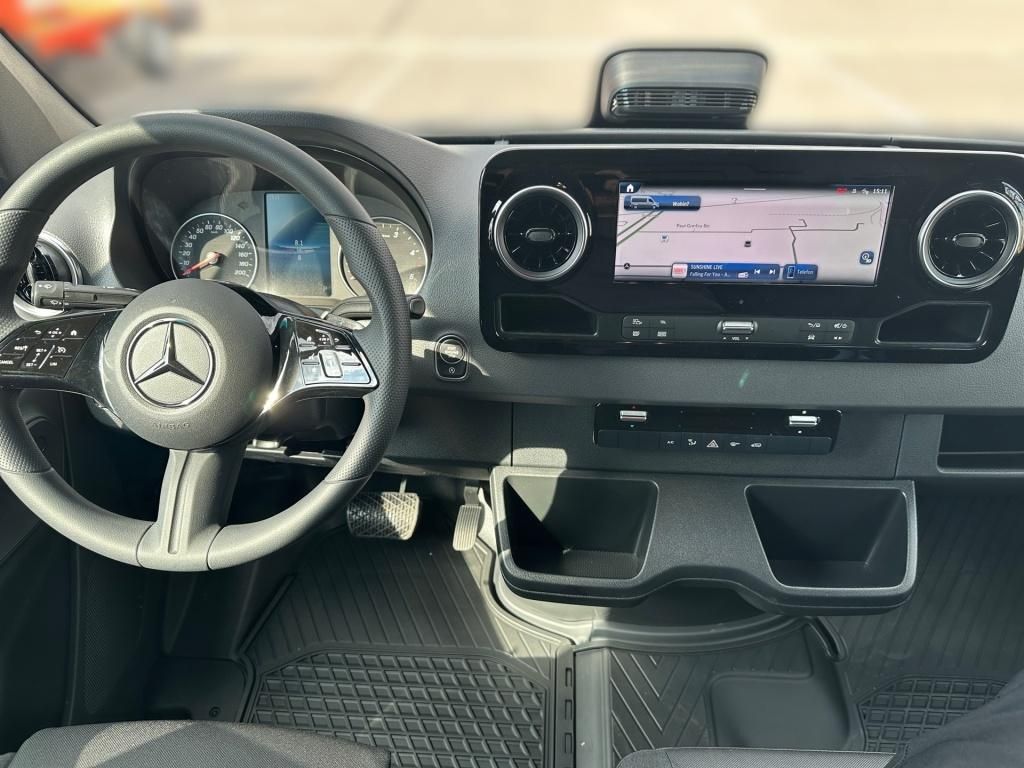 Fahrzeugabbildung Mercedes-Benz Sprinter 317 CDI Kasten PRO L2H2 AHK LED AUT KAM