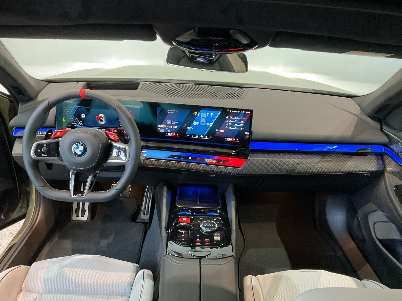 Fahrzeugeinzelansicht 7 Fahrzeugabbildung BMW M5 Touring 0,5% Versteuerung! Individuallack°Sit