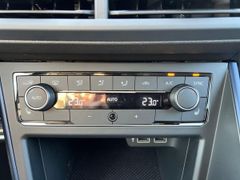 Fahrzeugabbildung Volkswagen Polo 1.0 TSI UNITED DSG ACC VIRTUAL PDC NAVI