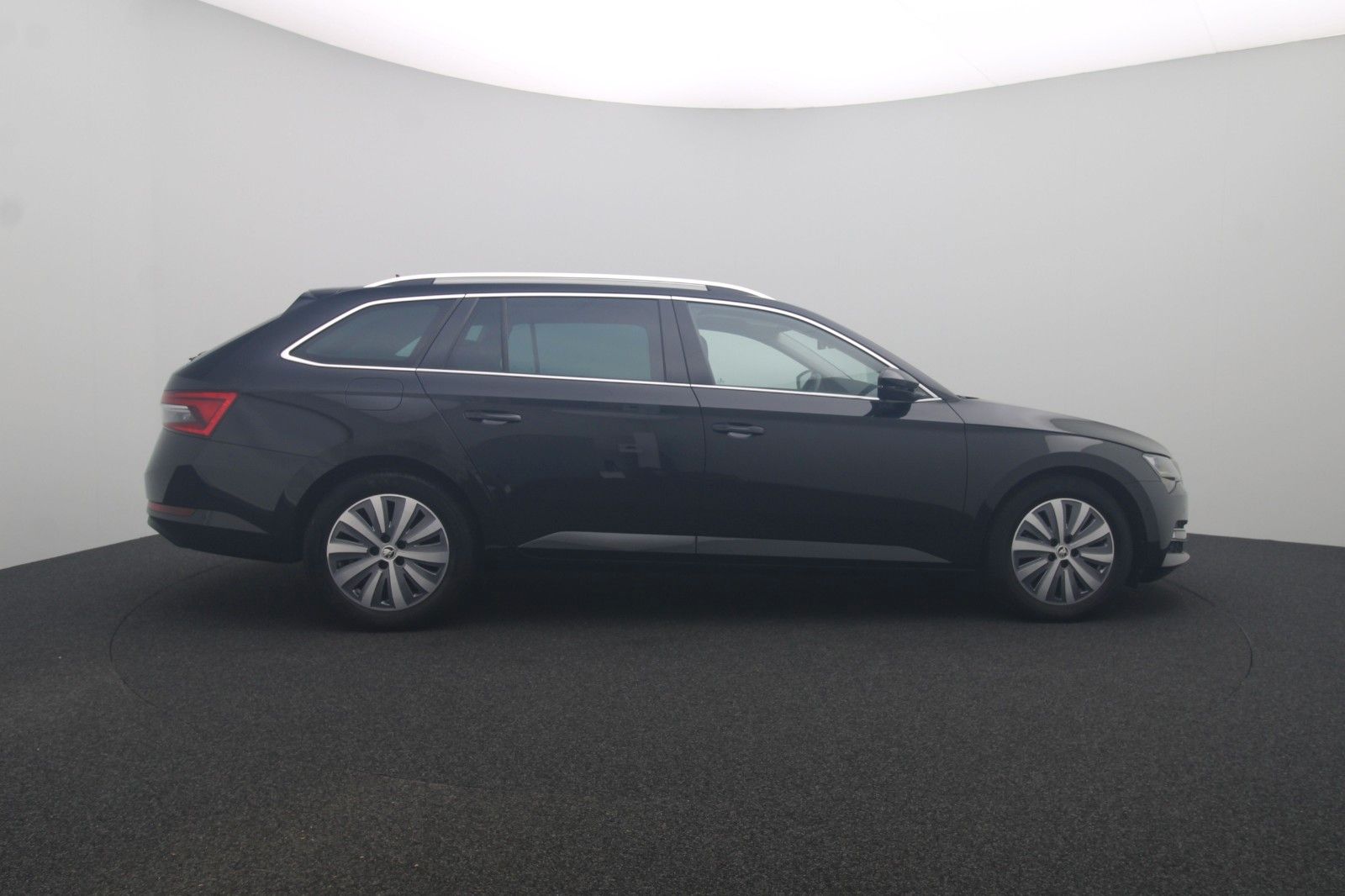 Fahrzeugabbildung SKODA Superb Combi 2.0 TDI Premium Edition Standheiz.