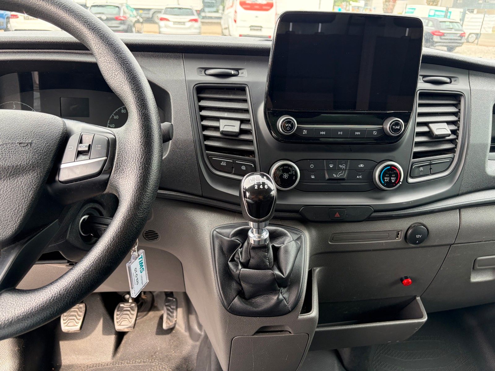 Fahrzeugabbildung Ford Transit Koffer 350 L4 Einzelkabine LBW