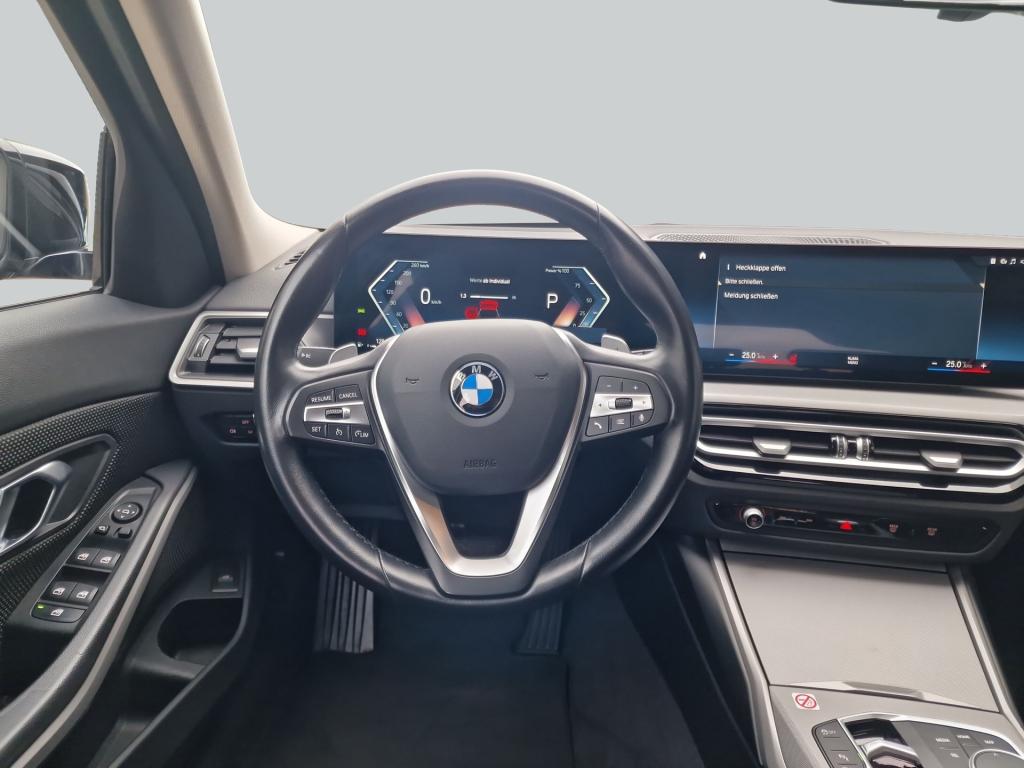 BMW 3 Series i *CarPlay*, миниатюра 18