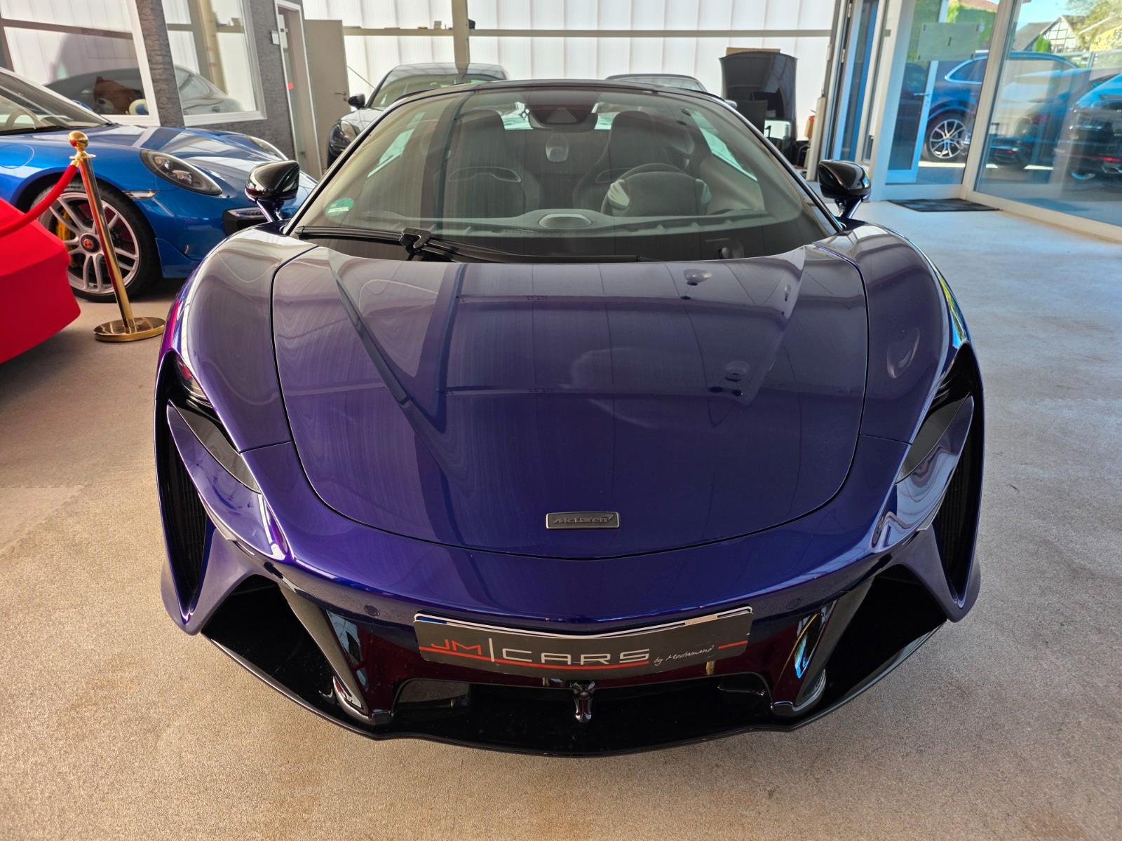 McLaren Artura Spider