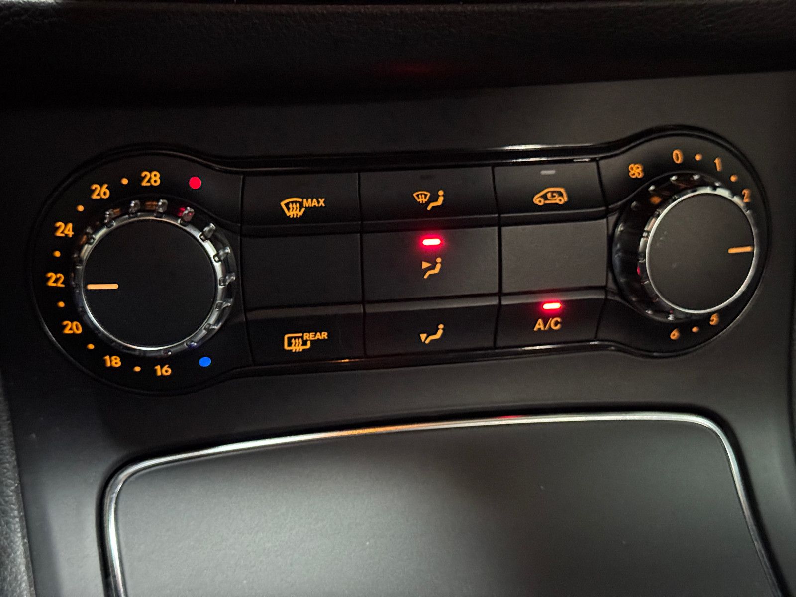 Fahrzeugabbildung Mercedes-Benz B 180 7G-DCT URBAN SPORTPAKET NAVI LED KAMERA 2H