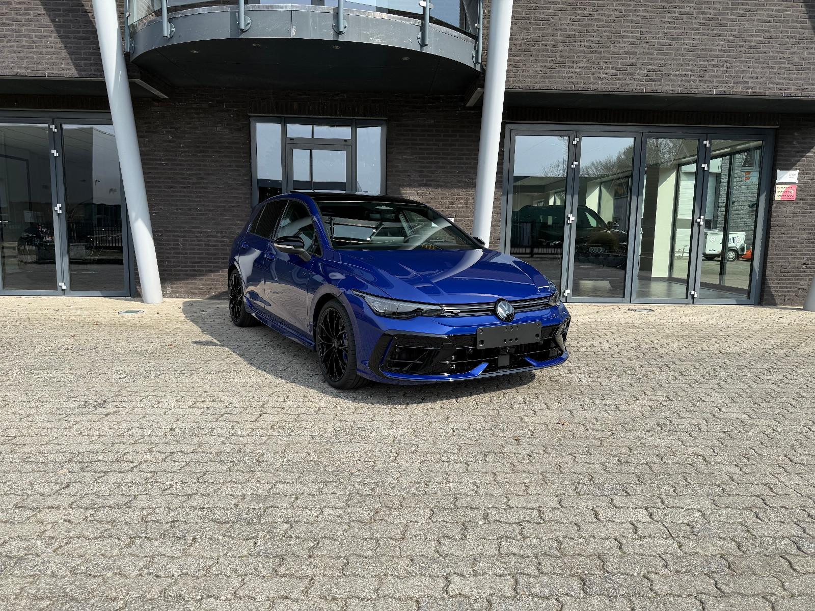 Volkswagen Golf VIII 2.0 TSI 245 kW 4Motion R Black Edition