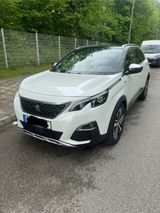 Peugeot 5008 BlueHDi 180 EAT8 GT / 7-Sitzer / Panorama - Peugeot: 8sitzer