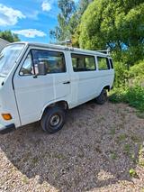 Volkswagen T3 Caravelle - weiße Volkswagen T3 Caravelle