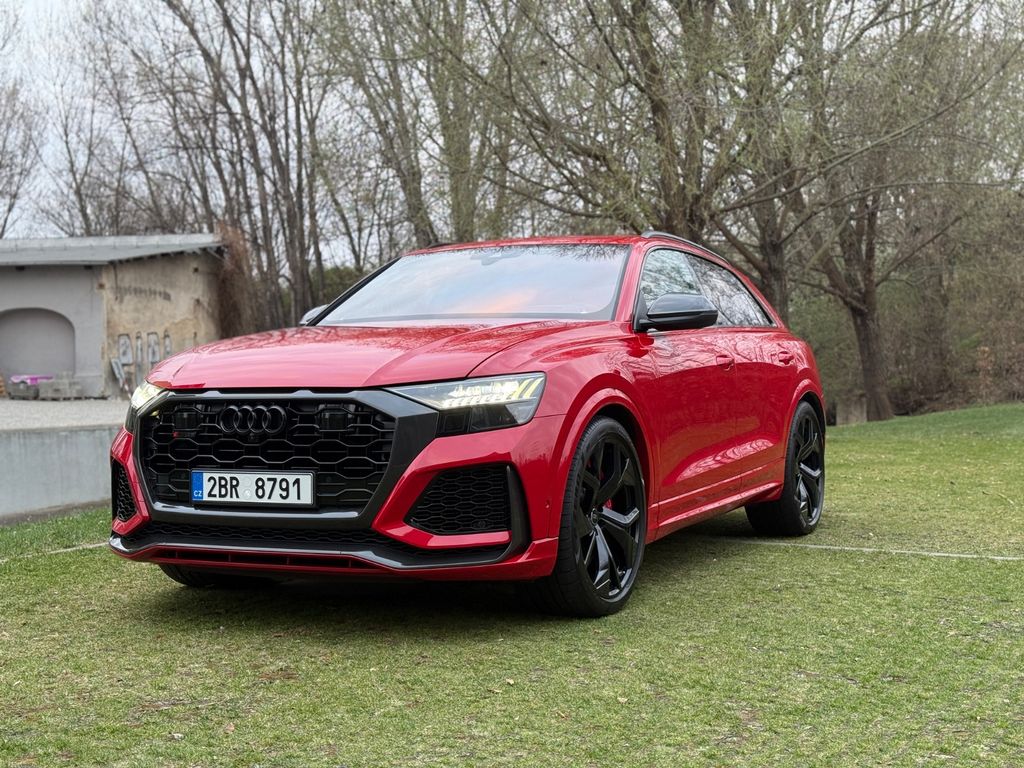 Audi RSQ8