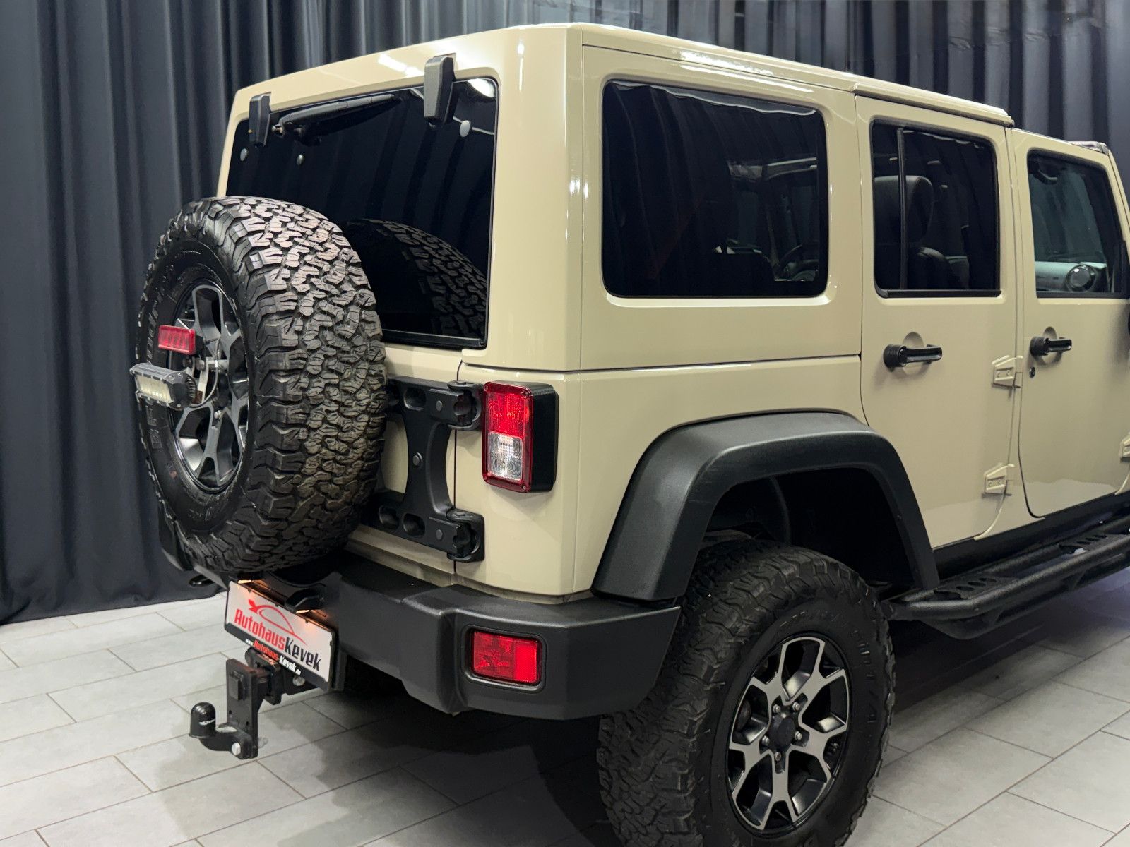 Fahrzeugabbildung Jeep Wrangler Unlimited Rubicon Recon Offroad|Alpine