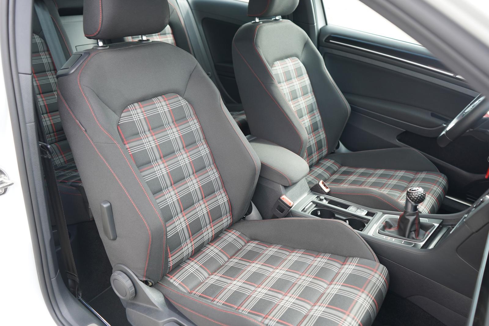 Volkswagen Golf VII 2.0 GTI Sitzheizung Klimaaut. PDC AHK