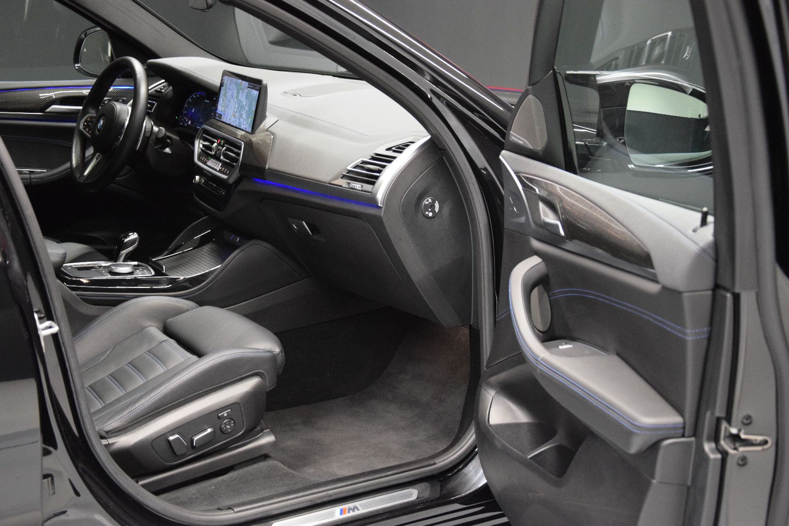 Fahrzeugabbildung BMW X4 M40i xD Laser Pano ACC h/k AHK 360° 21"Memory