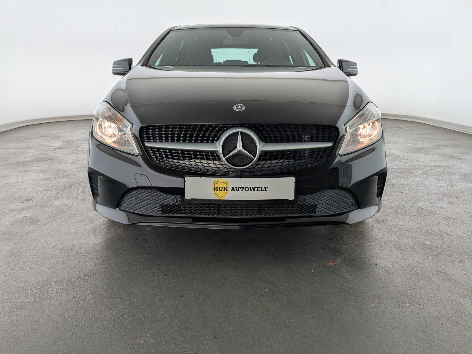 Mercedes-Benz A 180 NAVI+PDC+SHZ+TEMP+Navi/Pano.-Dach/Klima/BC