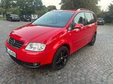 Volkswagen Touran 1.6 FSI Highline Highline - Volkswagen Touran: Fsi