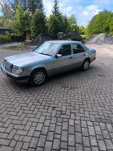 Mercedes-Benz Mercedes Benz W124 300D H.Kennzeichen - Mercedes-Benz 300 mit Diesel-Antrieb: W124