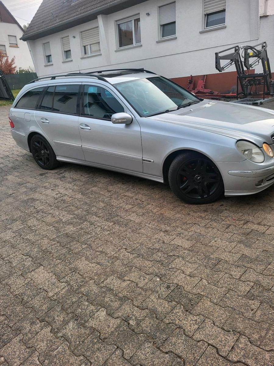 Mercedes-Benz E 320