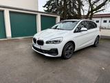 BMW 220i Active Tourer Sport line Automatik  - BMW 220 Active Tourer in München