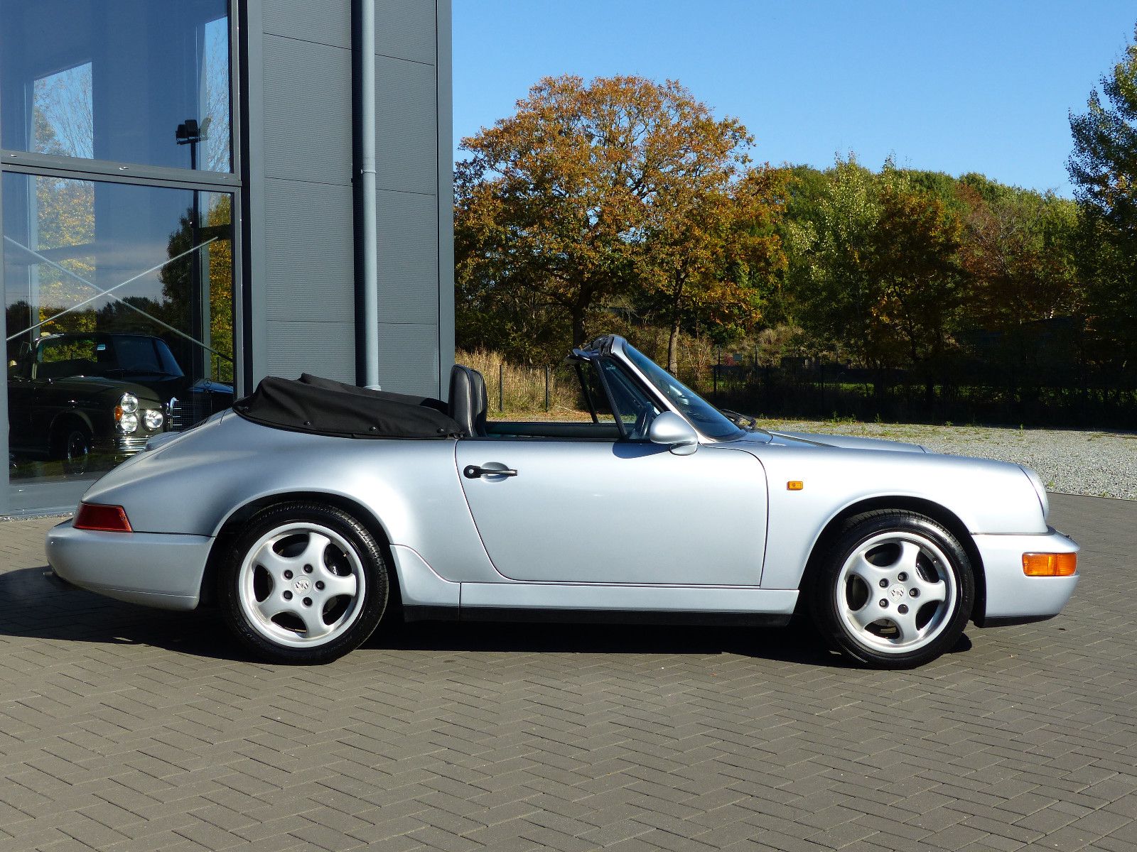 Fahrzeugabbildung Porsche 964 Carrera 4 Cabriolet